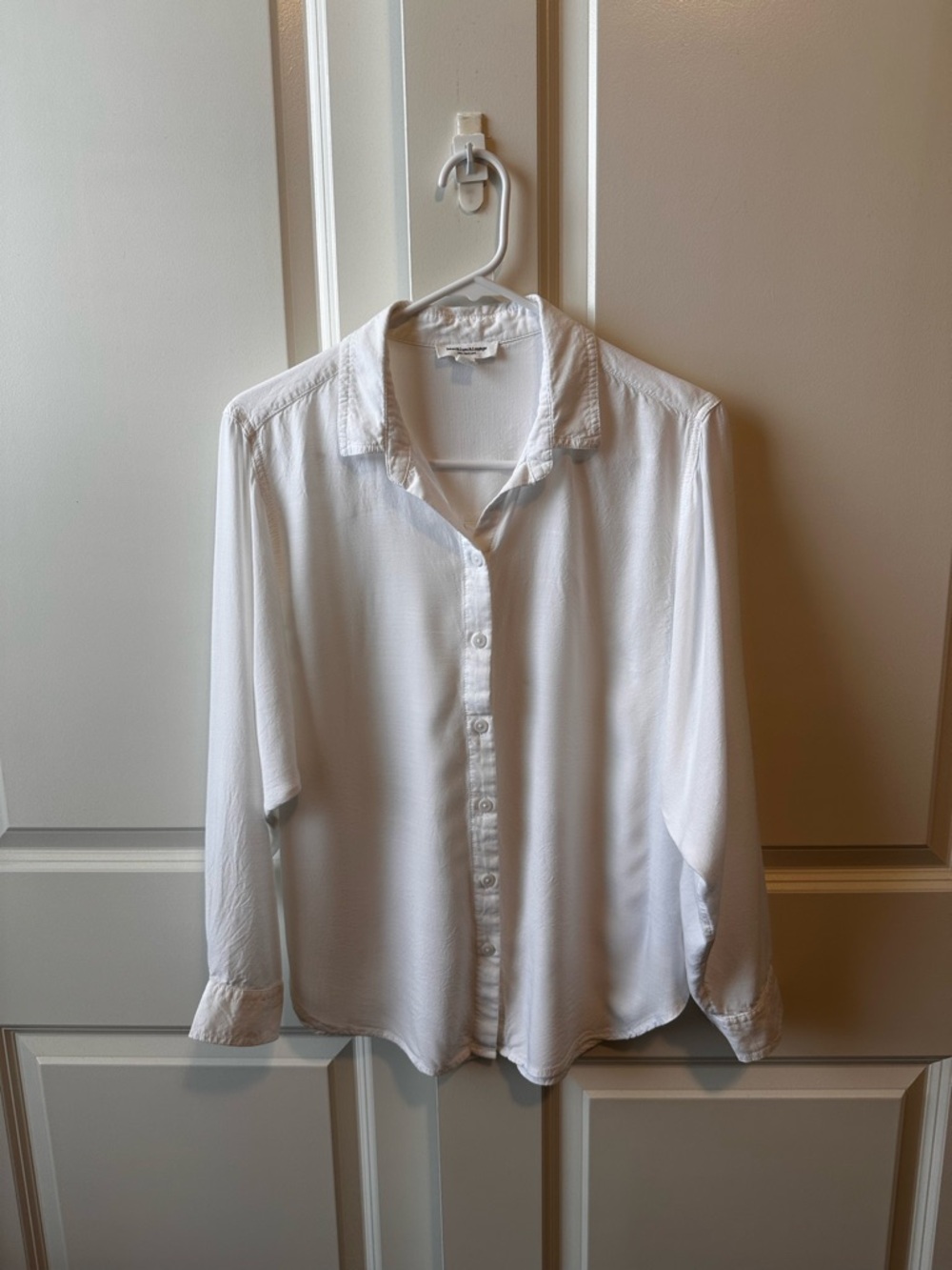 beachlunchlounge White Long-Sleeve Casual Button-Down Shirt Women’s Sz. M